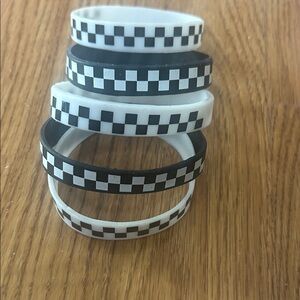 5 each black and white checkered silicone